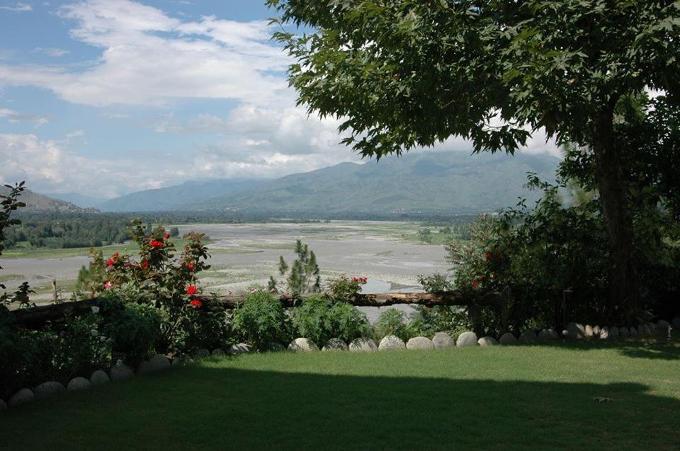Rock City Resort Mingora Ngoại thất bức ảnh